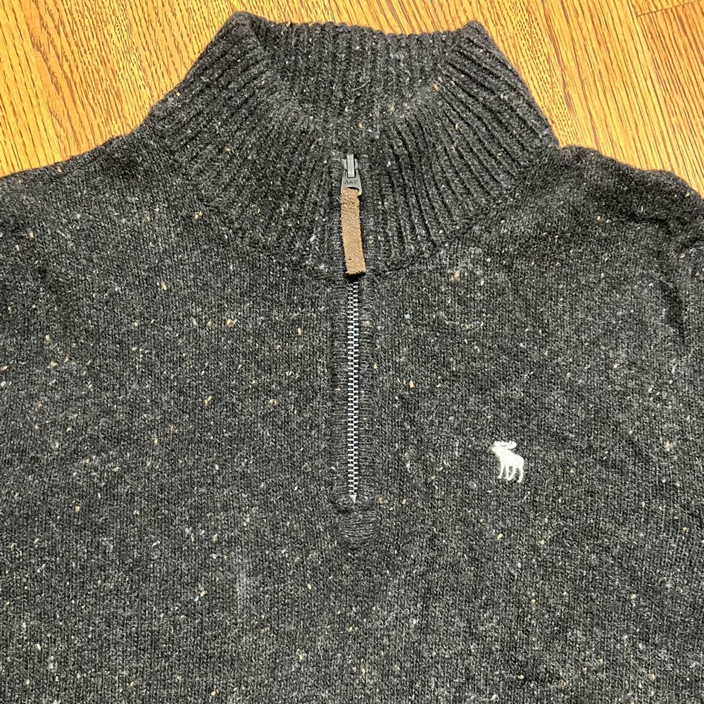 Men’s Abercrombie & Fitch 1/4 Zip - Picture 2 of 4